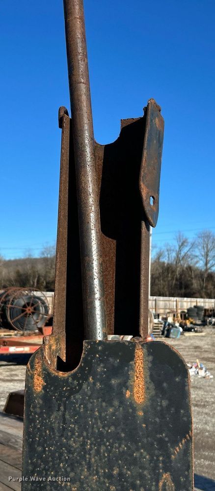 image for item NE9789 2013 Hooper 7X18'BC5 equipment trailer