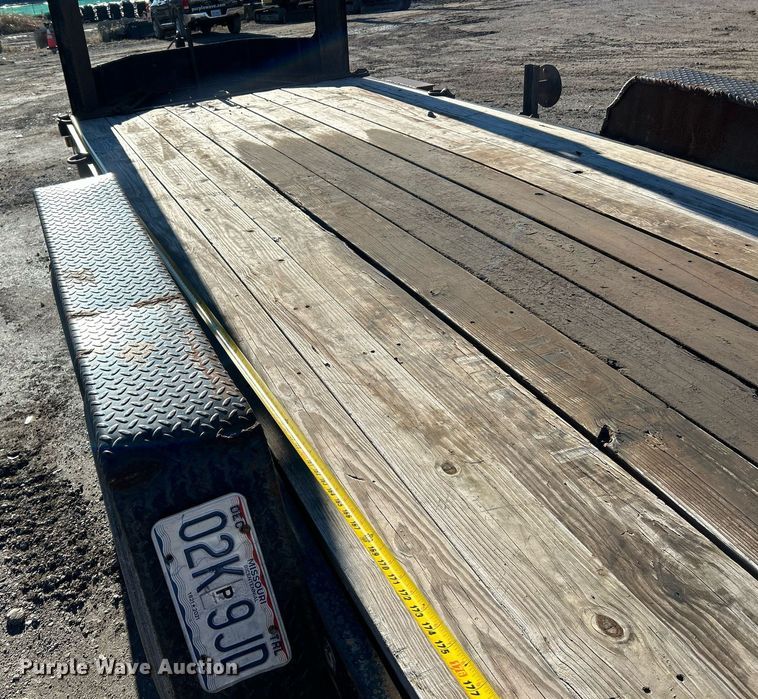 image for item NE9789 2013 Hooper 7X18'BC5 equipment trailer