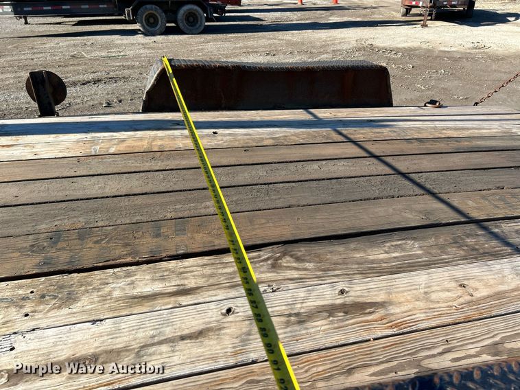 image for item NE9789 2013 Hooper 7X18'BC5 equipment trailer