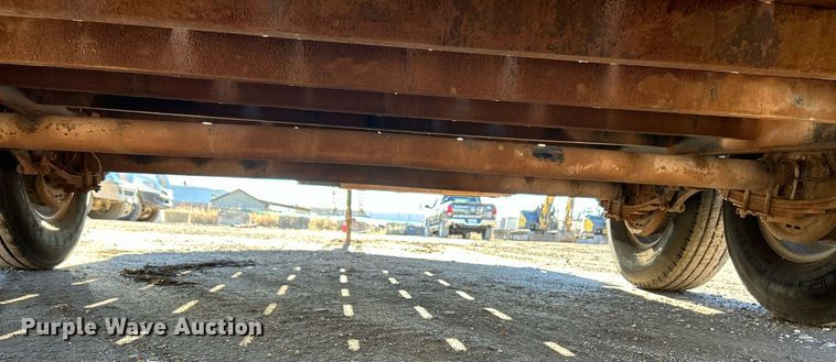 image for item NE9789 2013 Hooper 7X18'BC5 equipment trailer