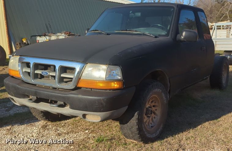 image for item NG9314 1999 Ford Ranger SuperCab pickup truck cab and chassis