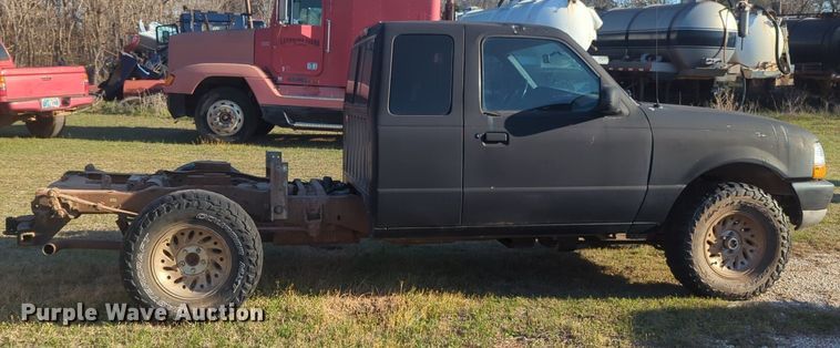 image for item NG9314 1999 Ford Ranger SuperCab pickup truck cab and chassis