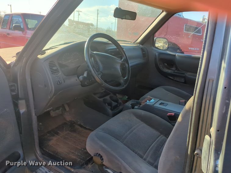 image for item NG9314 1999 Ford Ranger SuperCab pickup truck cab and chassis