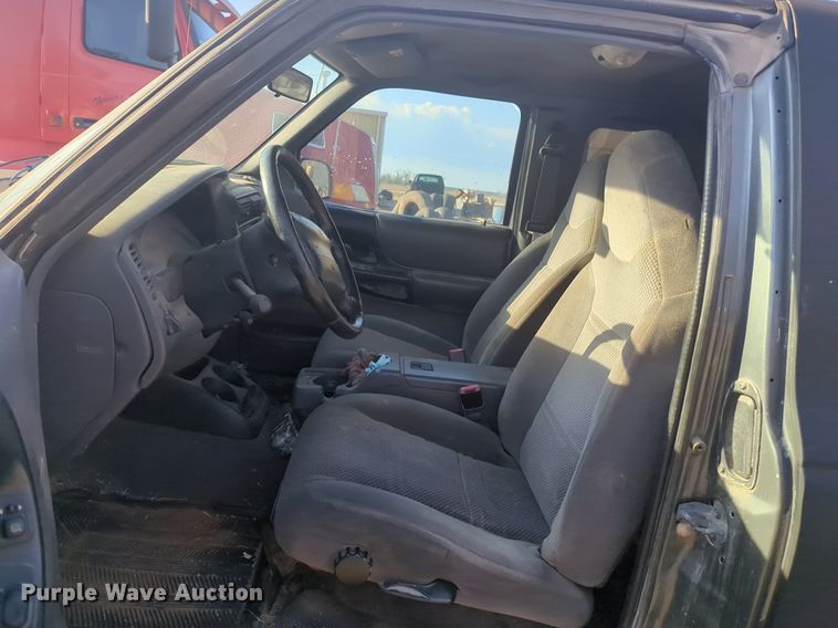 image for item NG9314 1999 Ford Ranger SuperCab pickup truck cab and chassis