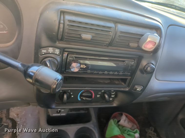 image for item NG9314 1999 Ford Ranger SuperCab pickup truck cab and chassis