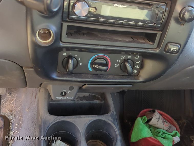 image for item NG9314 1999 Ford Ranger SuperCab pickup truck cab and chassis