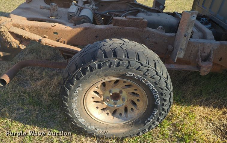 image for item NG9314 1999 Ford Ranger SuperCab pickup truck cab and chassis