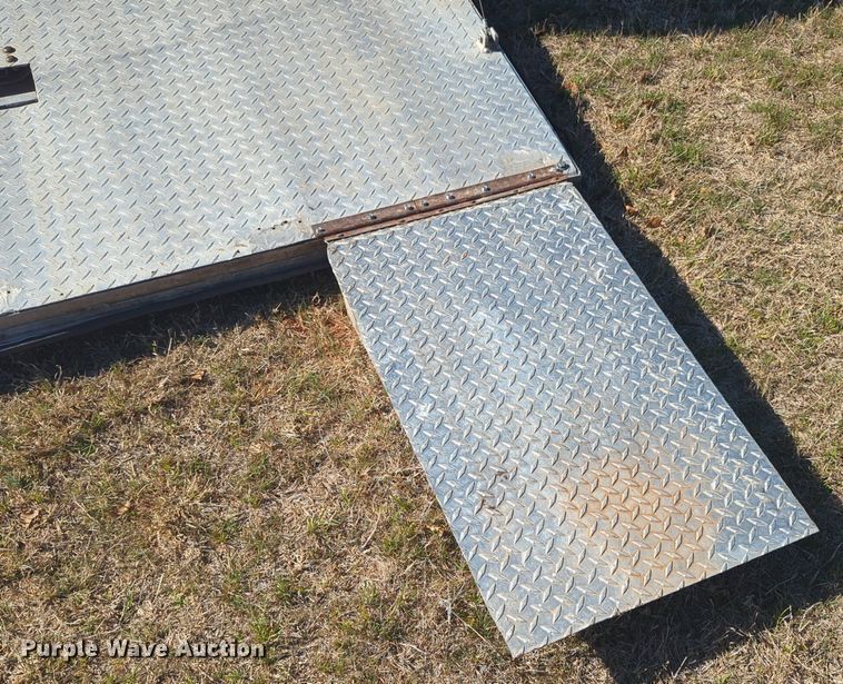 image for item NG9323 1989 Shop built enclosed car carrier