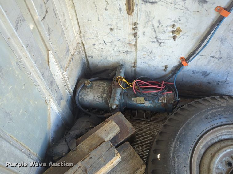 image for item NG9323 1989 Shop built enclosed car carrier