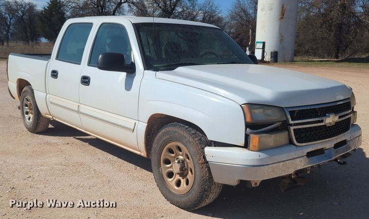 image for item NG9325 2007 Chevrolet Silverado 1500 Crew Cab pickup truck