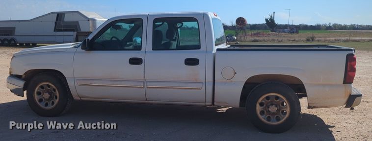 image for item NG9325 2007 Chevrolet Silverado 1500 Crew Cab pickup truck