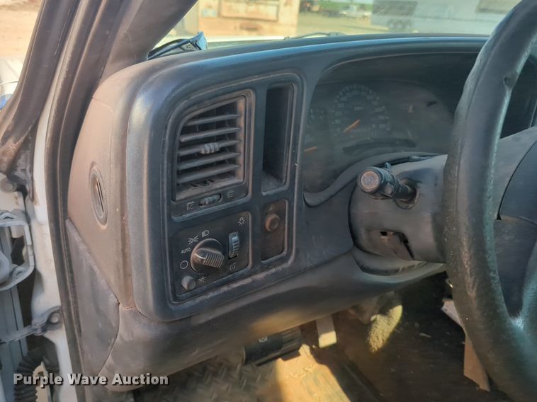 image for item NG9325 2007 Chevrolet Silverado 1500 Crew Cab pickup truck