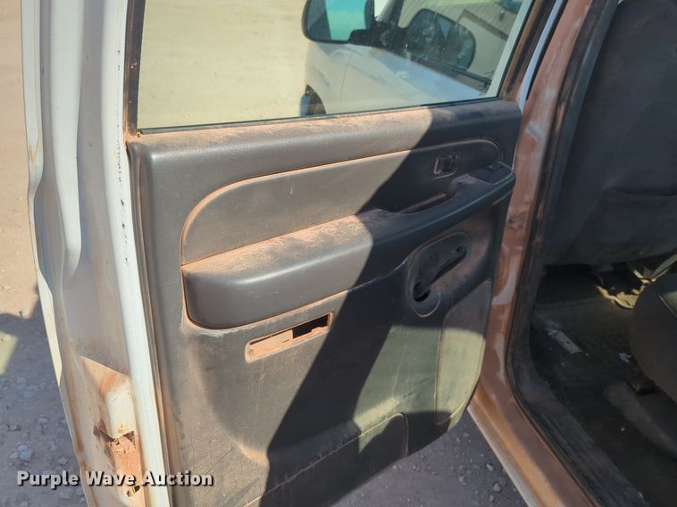 image for item NG9325 2007 Chevrolet Silverado 1500 Crew Cab pickup truck