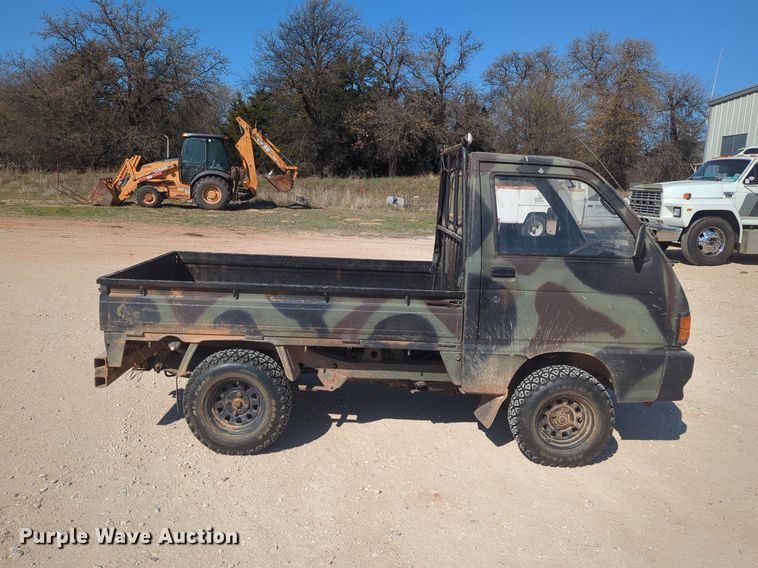 image for item NG9326 1990 Daihitsau Hijet mini truck