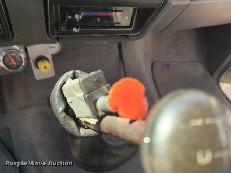 image for item NG9327 1984 Ford F7000 flatbed truck