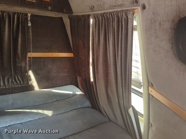 image for item NG9327 1984 Ford F7000 flatbed truck