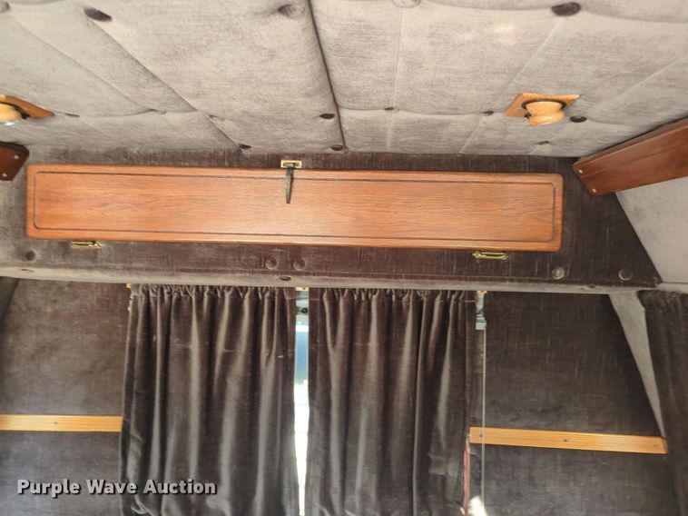 image for item NG9327 1984 Ford F7000 flatbed truck