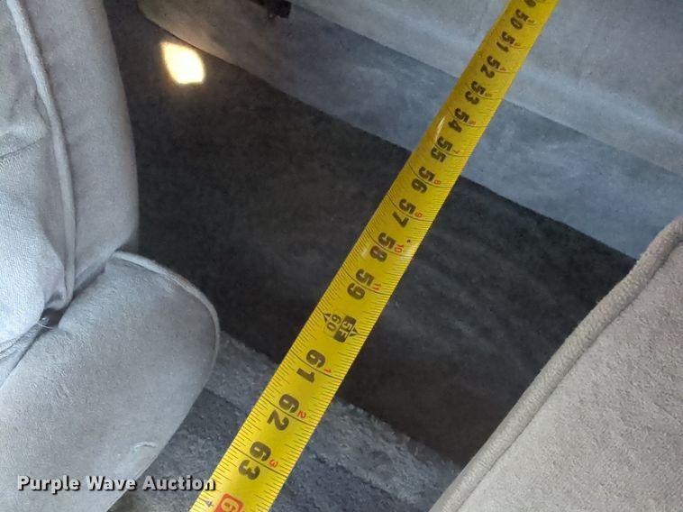 image for item NG9327 1984 Ford F7000 flatbed truck