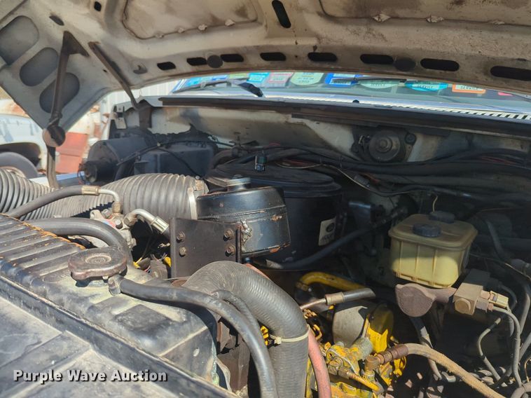 image for item NG9327 1984 Ford F7000 flatbed truck