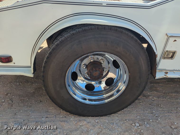 image for item NG9327 1984 Ford F7000 flatbed truck