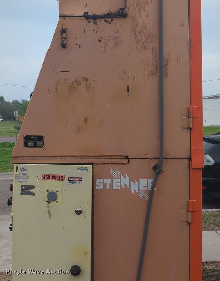 image for item NG9379 1999 Stenner  VHE AU10708 band saw