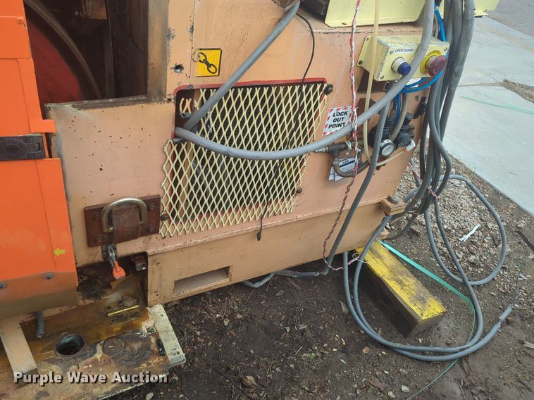 image for item NG9379 1999 Stenner  VHE AU10708 band saw