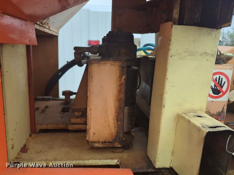 image for item NG9379 1999 Stenner  VHE AU10708 band saw