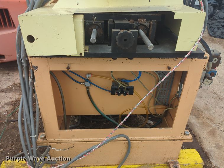 image for item NG9379 1999 Stenner  VHE AU10708 band saw