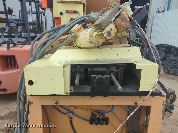 image for item NG9379 1999 Stenner  VHE AU10708 band saw