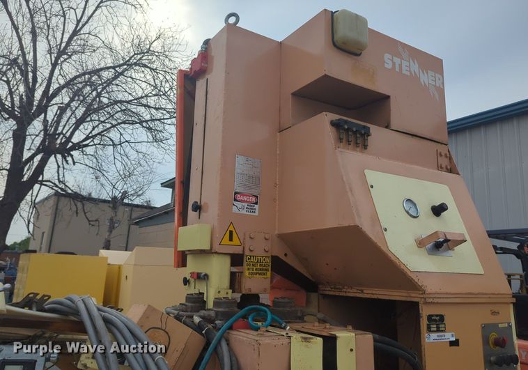 image for item NG9379 1999 Stenner  VHE AU10708 band saw