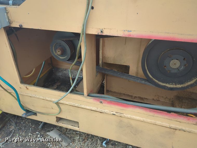 image for item NG9379 1999 Stenner  VHE AU10708 band saw