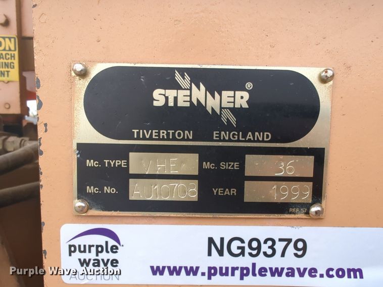 image for item NG9379 1999 Stenner  VHE AU10708 band saw