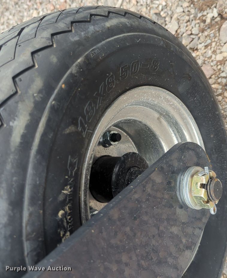 image for item NG9391 2023 Land Honor GM-12-96W skid steer grader