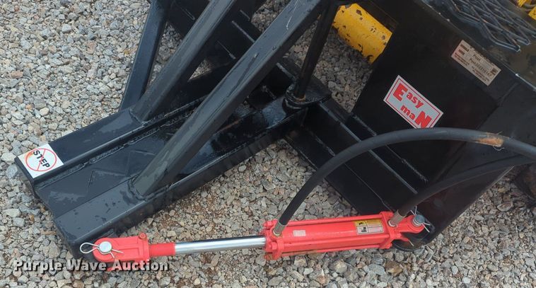 image for item NG9392 2024 Industrias America skid steer post puller