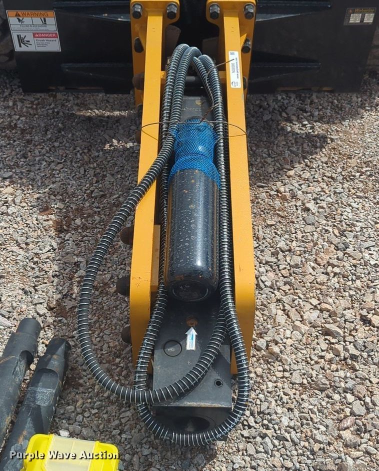 image for item NG9395 2023 Wolverine CB-11-750F skid steer breaker