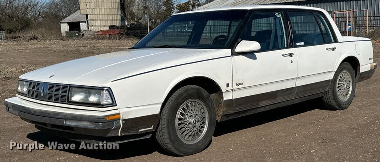 image for item NH9048 1990 Oldsmobile  Ninty Eight Regency Brougham 