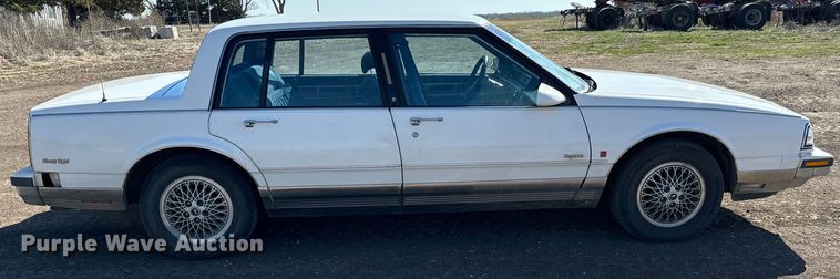 image for item NH9048 1990 Oldsmobile  Ninty Eight Regency Brougham 