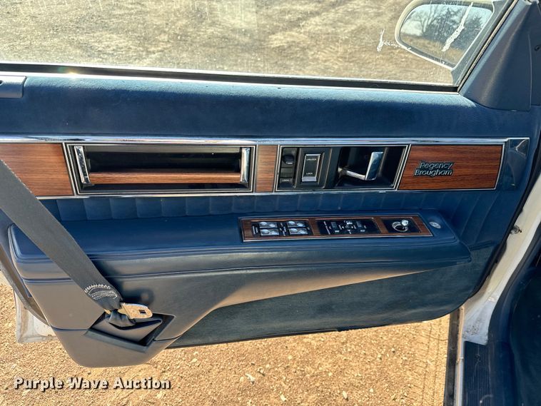 image for item NH9048 1990 Oldsmobile  Ninty Eight Regency Brougham 