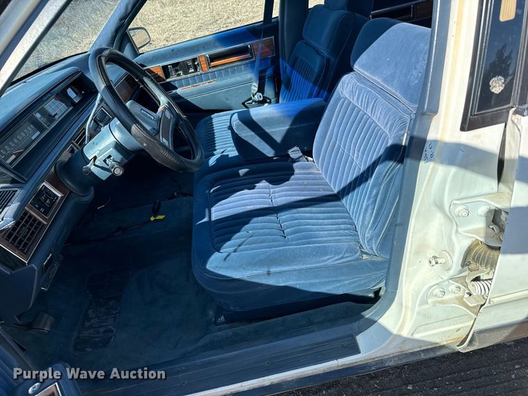 image for item NH9048 1990 Oldsmobile  Ninty Eight Regency Brougham 