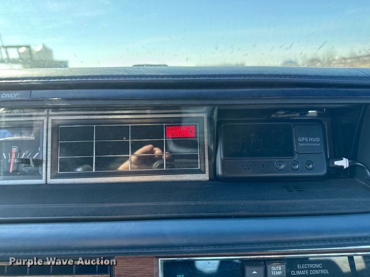 image for item NH9048 1990 Oldsmobile  Ninty Eight Regency Brougham 