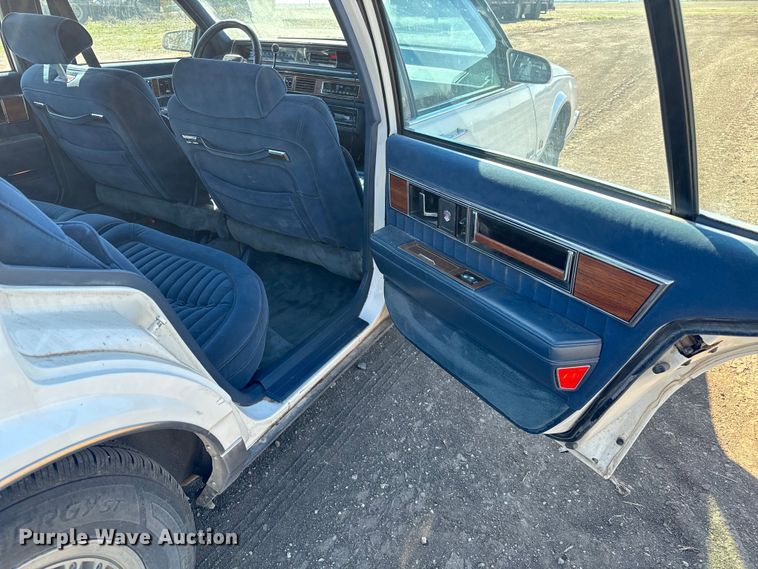 image for item NH9048 1990 Oldsmobile  Ninty Eight Regency Brougham 