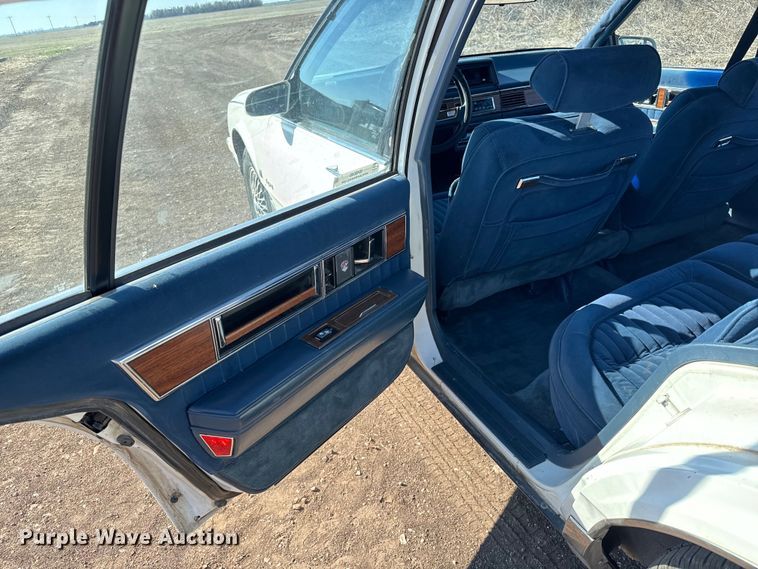 image for item NH9048 1990 Oldsmobile  Ninty Eight Regency Brougham 