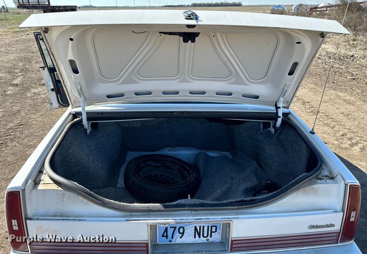 image for item NH9048 1990 Oldsmobile  Ninty Eight Regency Brougham 