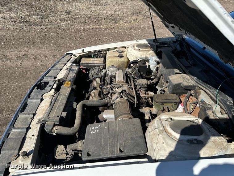 image for item NH9048 1990 Oldsmobile  Ninty Eight Regency Brougham 