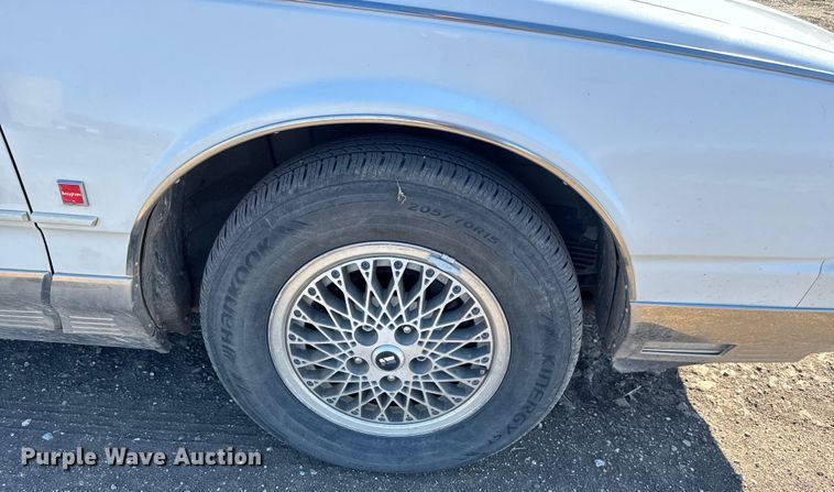 image for item NH9048 1990 Oldsmobile  Ninty Eight Regency Brougham 