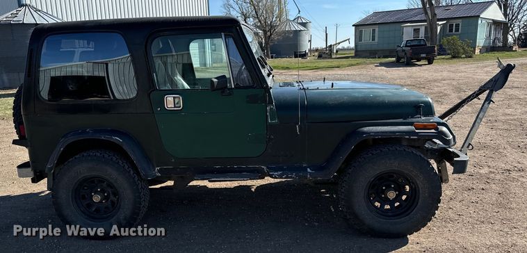 image for item NH9051 1987 Jeep Wrangler Laredo SUV