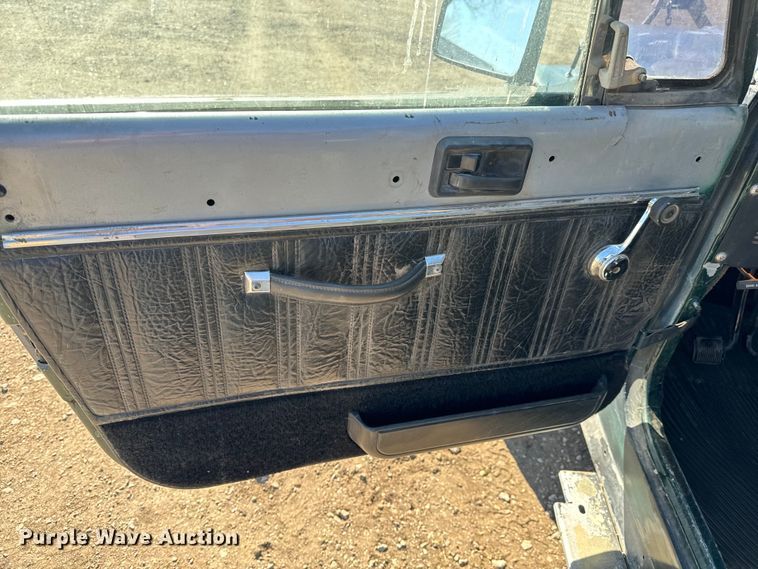 image for item NH9051 1987 Jeep Wrangler Laredo SUV