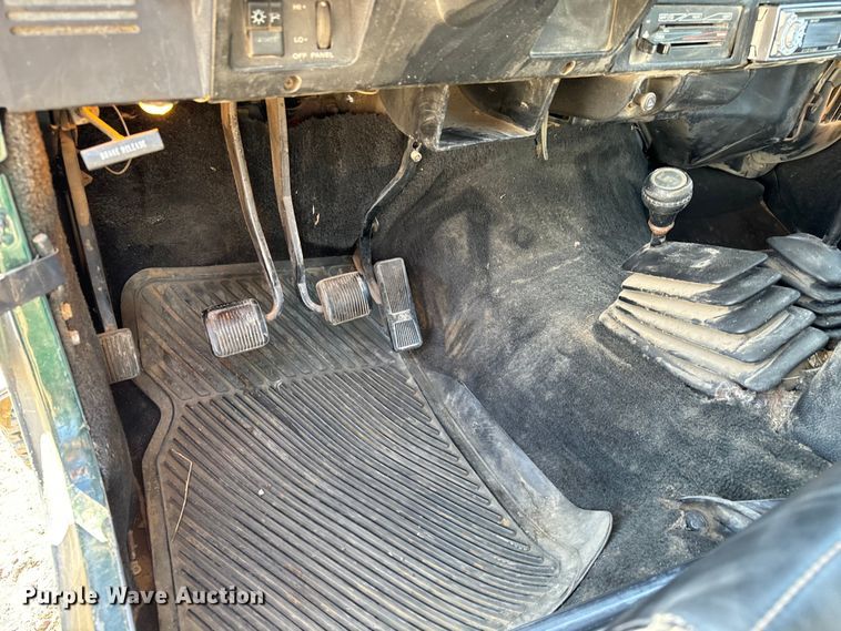 image for item NH9051 1987 Jeep Wrangler Laredo SUV