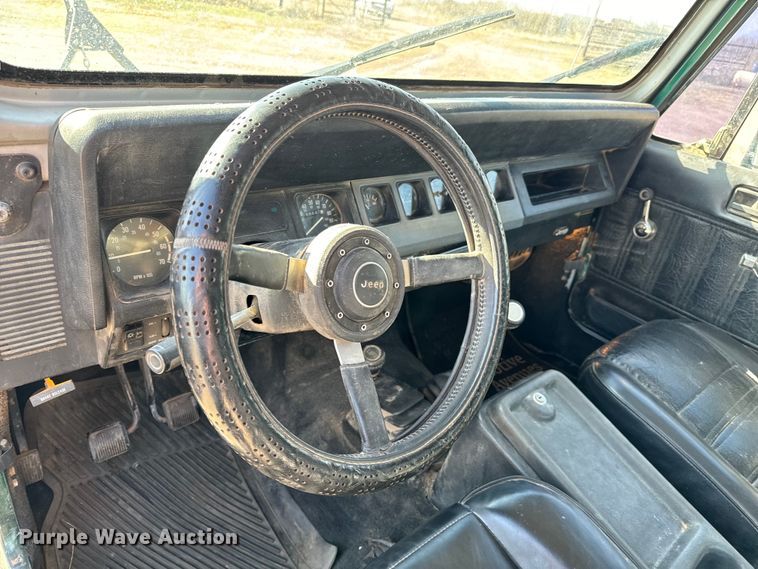 image for item NH9051 1987 Jeep Wrangler Laredo SUV