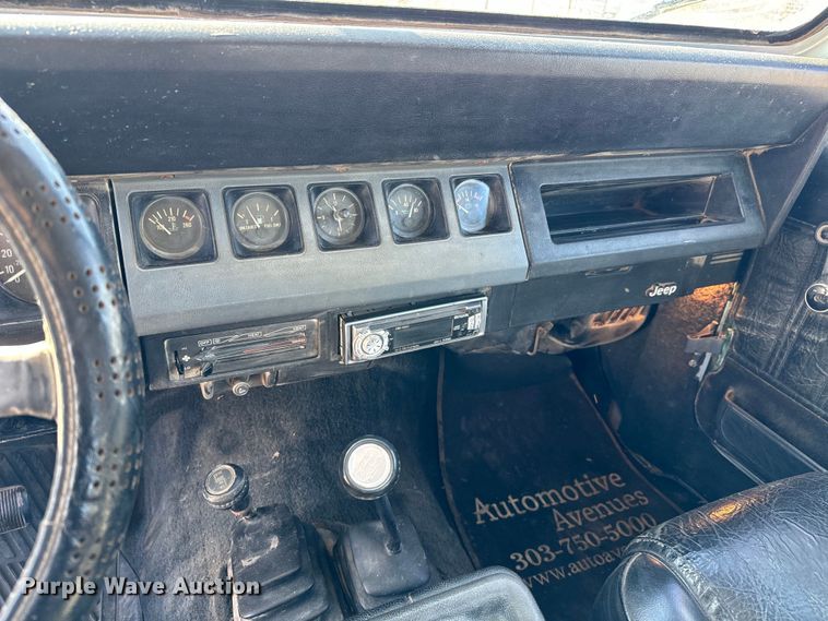 image for item NH9051 1987 Jeep Wrangler Laredo SUV